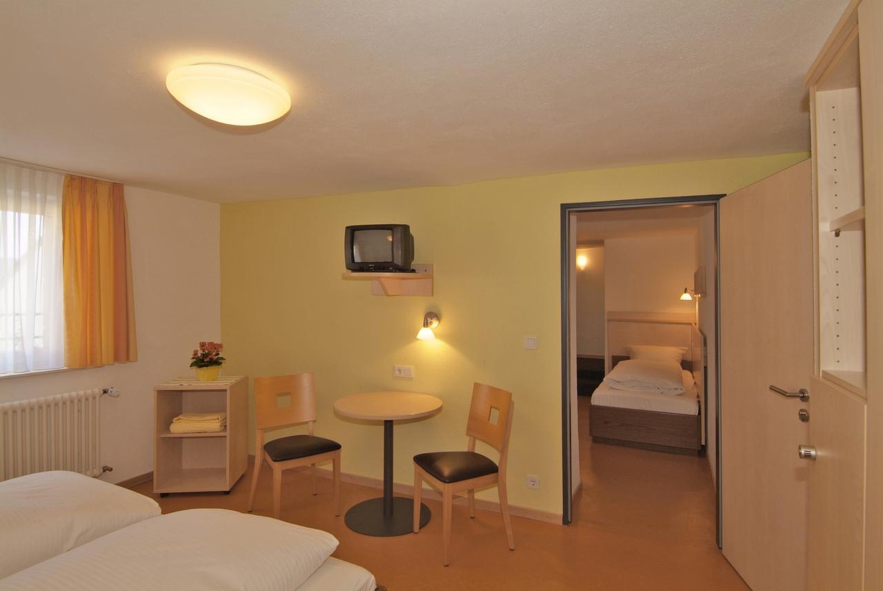 Hotel Haus Am Berg Трир Экстерьер фото